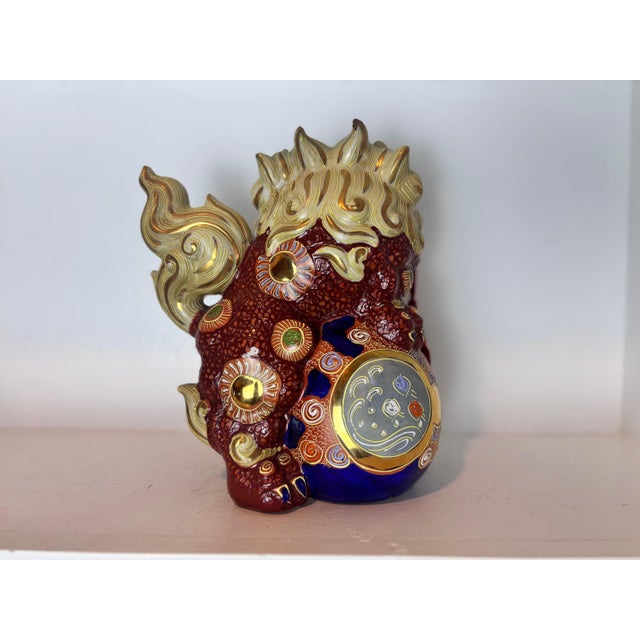 Vintage Japanese Kutani Ware Foo Dog Guardian Lion Figurines, Pair, Mid-20th Century For Sale - Image 4 of 14