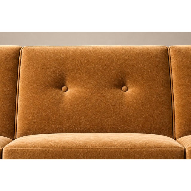 “Canoa” Sofa in Brazilian Rosewood and Warm Camel Velvet, Liceu de Artes e Ofícios, Brazil, 1960s — Lot 856C For Sale - Image 14 of 18