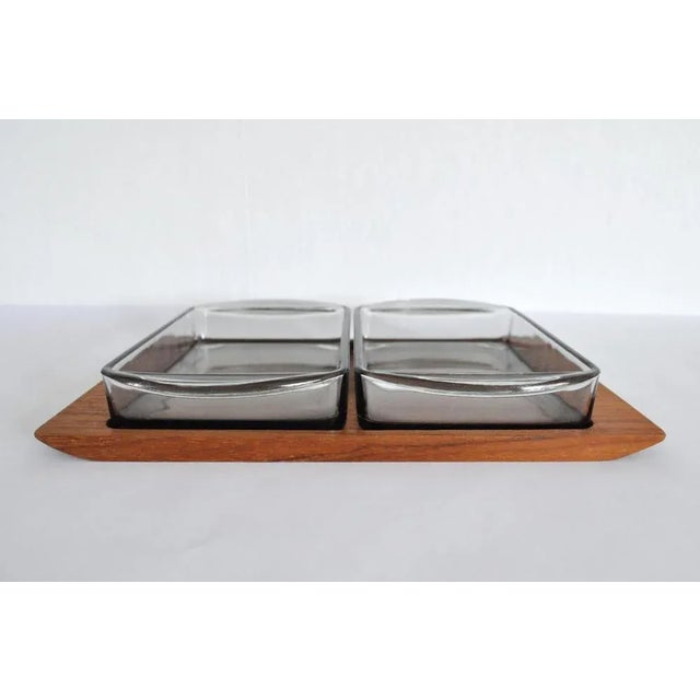 Modern Danish Teak Serving Tray with Glass Bowls by Wiggers, Denmark, 1960s, Set of 3 For Sale - Image 6 of 10