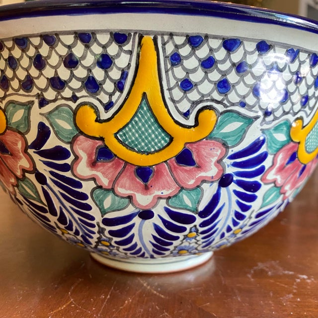 Mexican Hand Painted Mexican Talavera Pottery Mixing Bowl For Sale - Image 3 of 9
