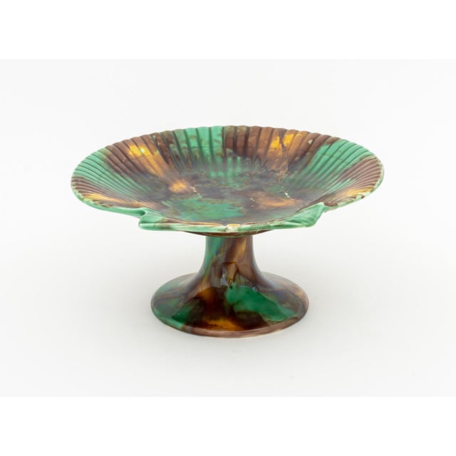 Mid 20th Century Wedgwood Shell-Form Centerpiece and Five Plates For Sale - Image 9 of 14