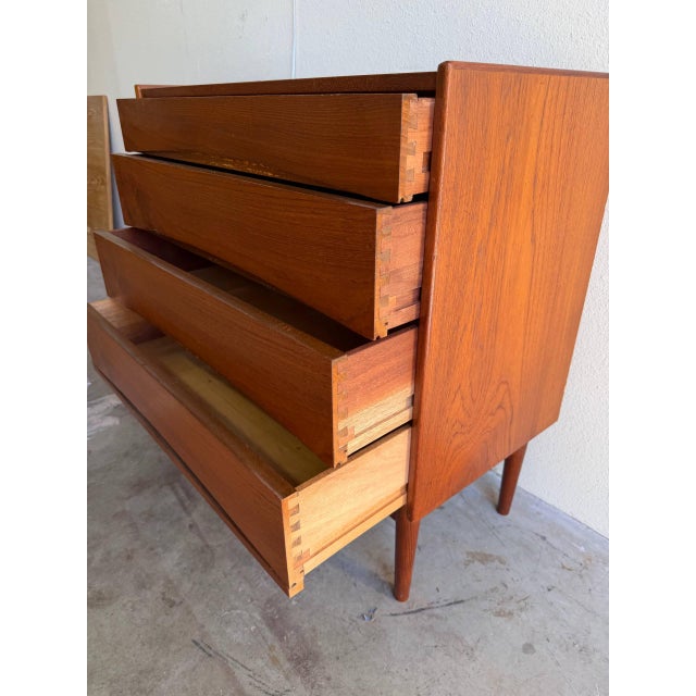 Vintage Danish Teak 4-Drawer Dresser in the Style of Arne Vodder - Mid-Century Modern Chest 1960s For Sale - Image 4 of 9