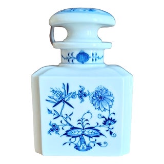 Vintage Tea Caddy in Onion Pattern by Meissen, 1970s For Sale