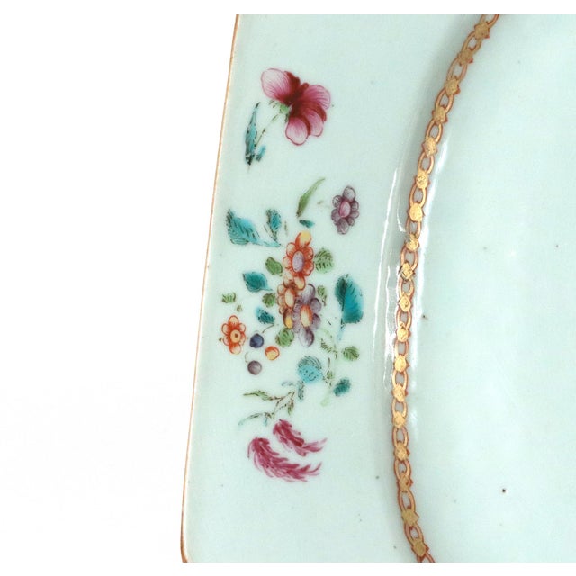 Ceramic Chinese Export Porcelain Armorial Dish, Arms Hutchinson Impaling Calthrop For Sale - Image 7 of 15