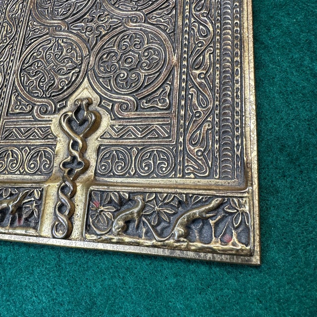 Early 20th Century Tiffany Studios New York 1691 Venetian Bronze Note Pad Holder Desk Blotter For Sale - Image 18 of 18
