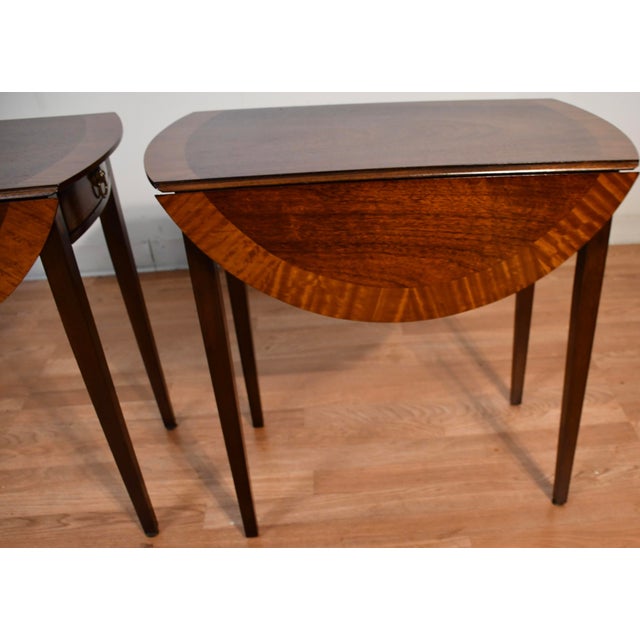 Wood 1930s Pair of English Regency Mahogany Banded Satinwood Pembroke Side Tables / End Tables For Sale - Image 7 of 16