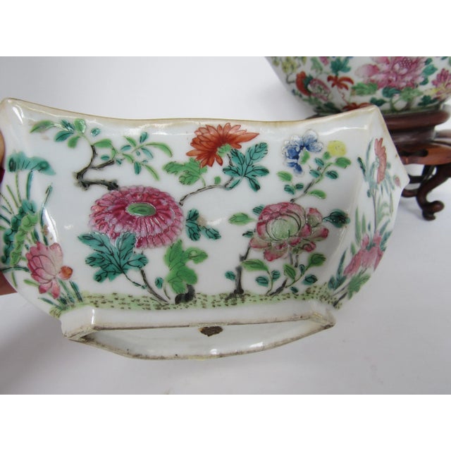 Antique Chinese Famille Rose Medallion Porcelain Bowls With Stands - a Pair For Sale - Image 11 of 13