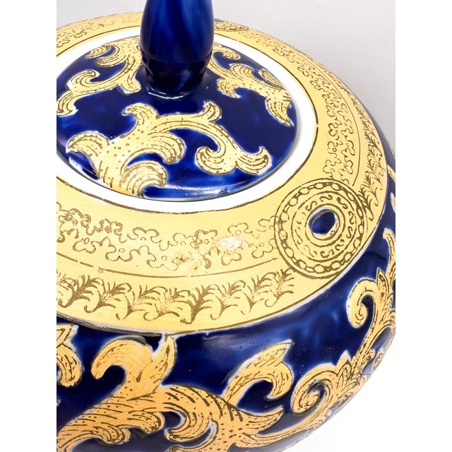 Large Cobalt Blue and Gold Lidded Ginger Jar, Chinese Porcelain, Late 20th Century - Chinoiserie, Hollywood Regency, Classic Elegance For Sale - Image 10 of 12