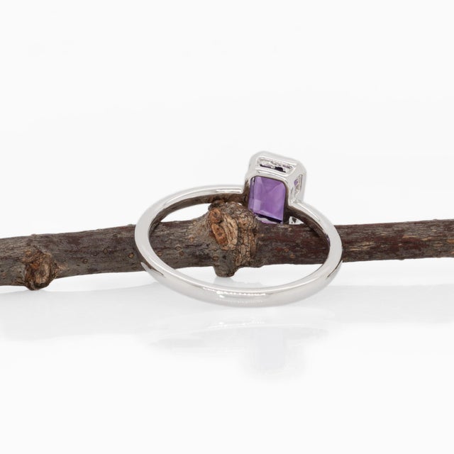 Metal 1ct Zambian Amethyst Ring With Natural Diamonds Accents: Solid 14k Gold, 7x5mm For Sale - Image 7 of 7
