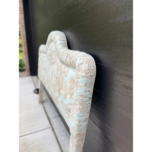 Vintage Custom Kravet Lutece Lagoon French Toile Cottage Queen Bed Headboard For Sale - Image 4 of 8