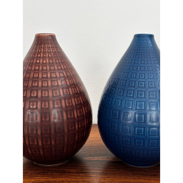 Mid-Century Modern Marselis Vases in Ceramic by Nils Thorsson for Royal Copenhagen, Denmark, 1950s, Set of 2 For Sale - Image 3 of 15