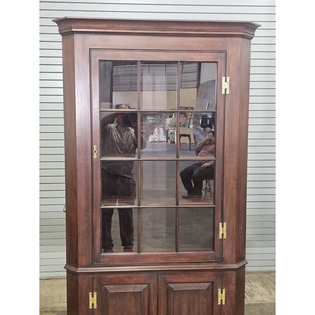 Late 20th Century Late 20th Century Henkel Harris Mahogany Curio Corner Cabinet Hutch China Chippendale 12 Panel For Sale - Image 5 of 9