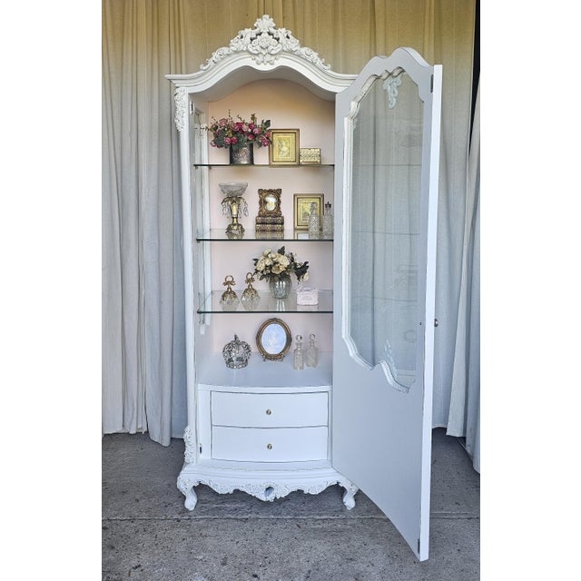 Vintage Rococo Style Vitrine, Curio/ Display Cabinet. French Reproduction Style. Features One door with three glass...
