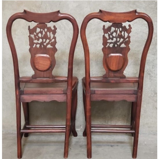 Chinese 1950s Pair of Hand-Carved Chinese Hardwood Horseshoe Back Side Chairs With Marble Insets For Sale - Image 3 of 5