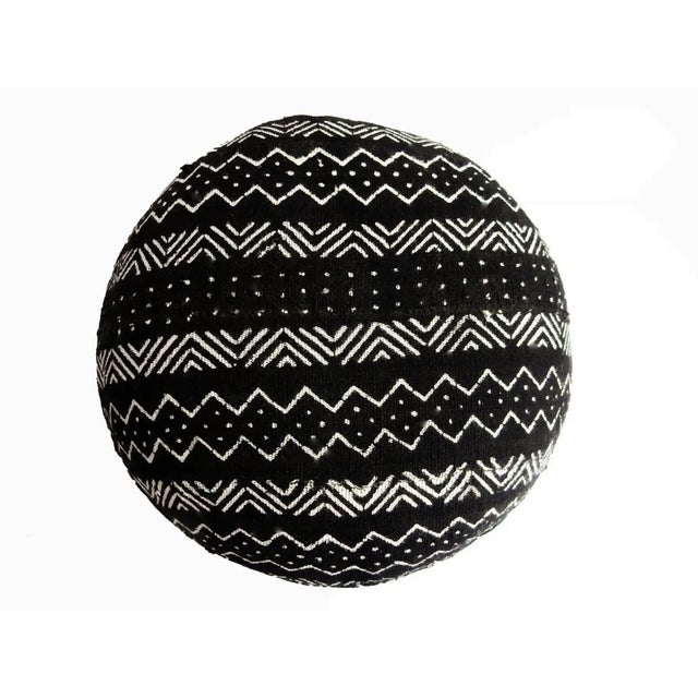 1980s Custom Made Ottoman/Footstool W/ African Malian Black & White Mud Cloth Textile 16" H For Sale - Image 5 of 6