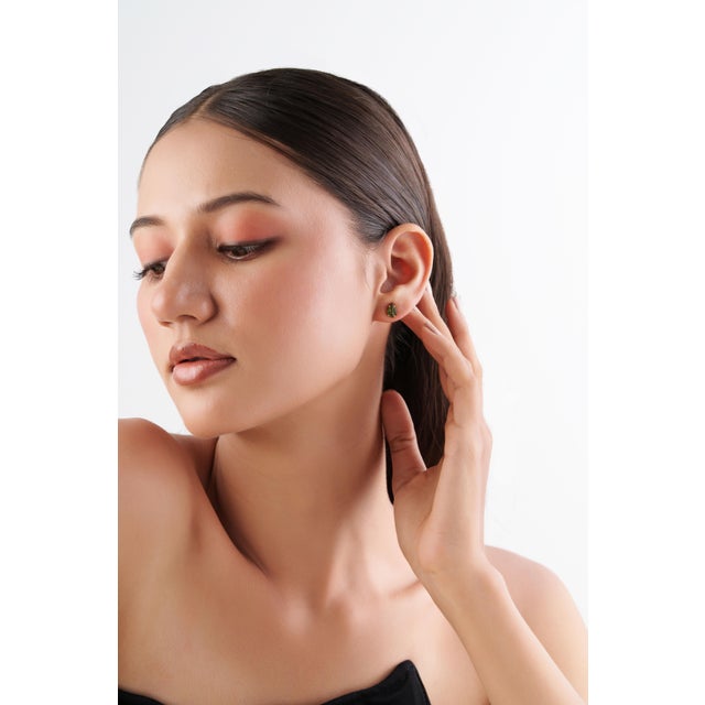 Modern 1.6ct Carved Green Tourmaline Leaf Stud Earrings in 14k Yellow Gold- 2 Pieces For Sale - Image 10 of 14
