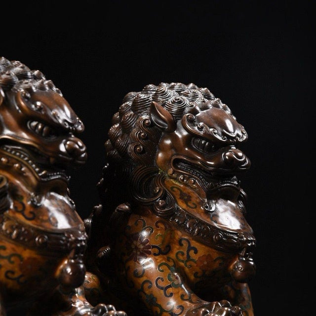 Late 20th Century Pair of Cloisonne Enameled Guardian Lions – 10" Foo Dogs With Intricate Floral Motifs For Sale - Image 5 of 9