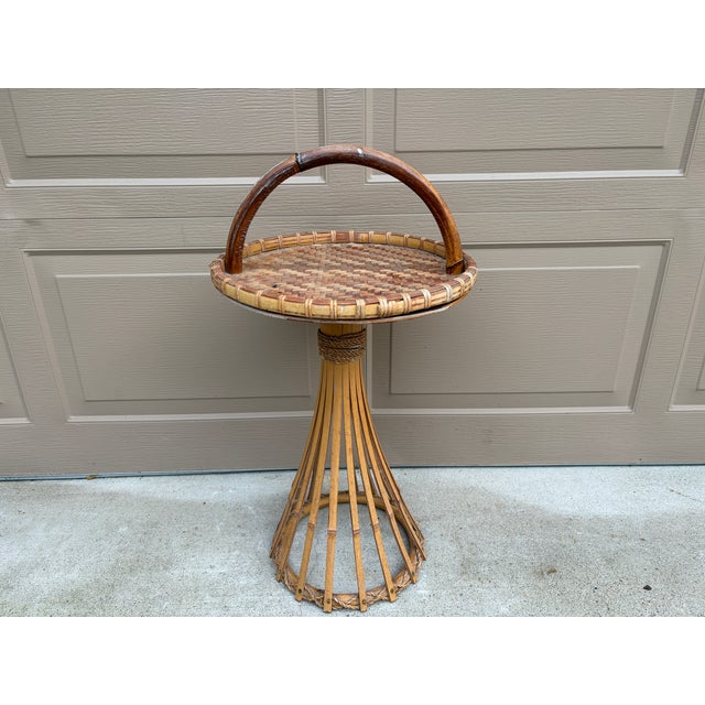 Mid-Century Modern Mid-Century Palm Beach Bamboo & Woven Rattan Drinks Table With Carrying Handle For Sale - Image 3 of 12