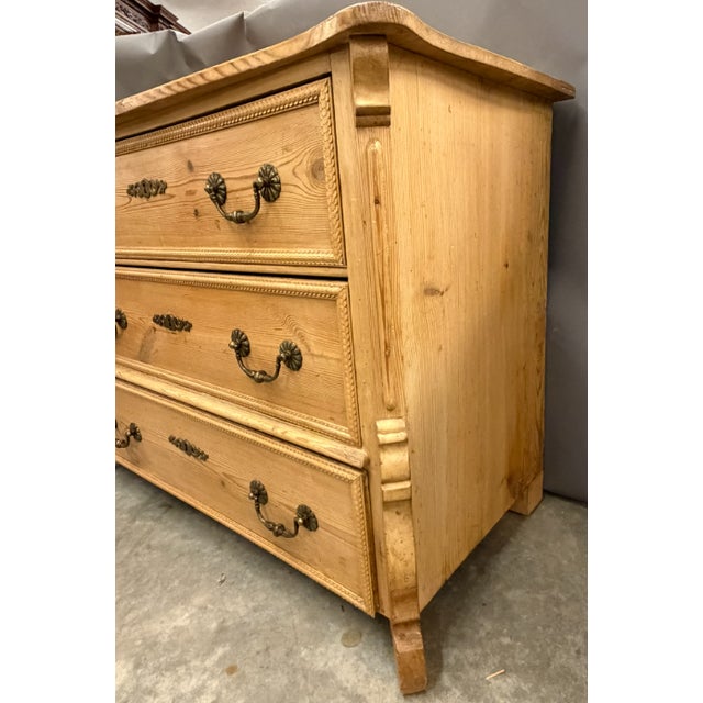 English English Mid 19th Century Pine Serpentine Chest of Drawers With Hand Cut Dovetails, Circa 1860 For Sale - Image 3 of 14