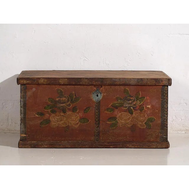 Small Antique Chest with Floral Motifs, 1920s For Sale - Image 4 of 10