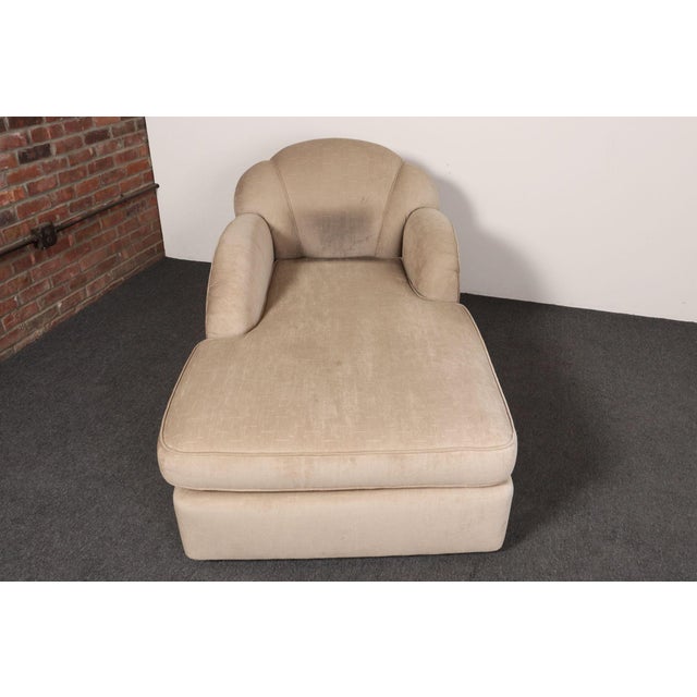 Art Deco Vintage Art Deco-Style Chaise Lounge in Taupe Chenille With Ebonized Plinth Feet For Sale - Image 3 of 18