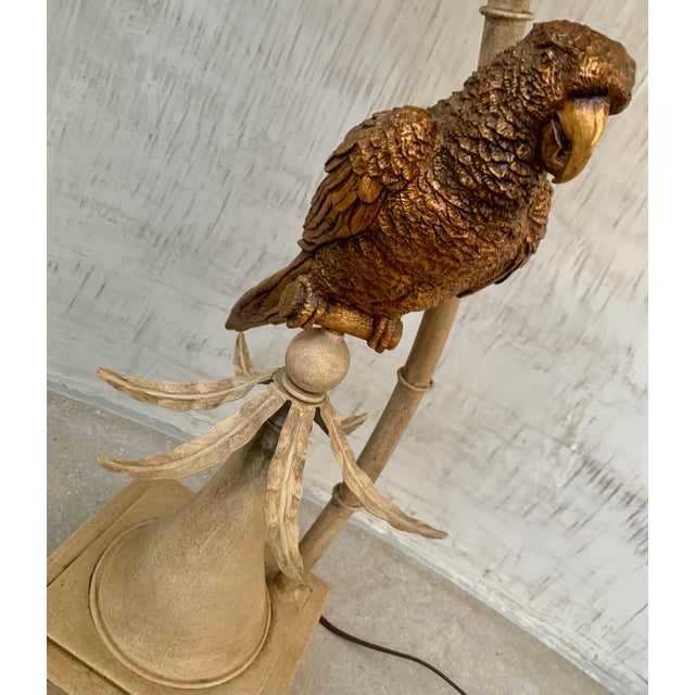 Hollywood Regency Vintage 1970’s Palm Beach, Hollywood Regency, Safari Bronzed Macaw Parrot Perched in a Tole Painted Tropical Palm Tree Table Lamp With Matching Shade For Sale - Image 3 of 12