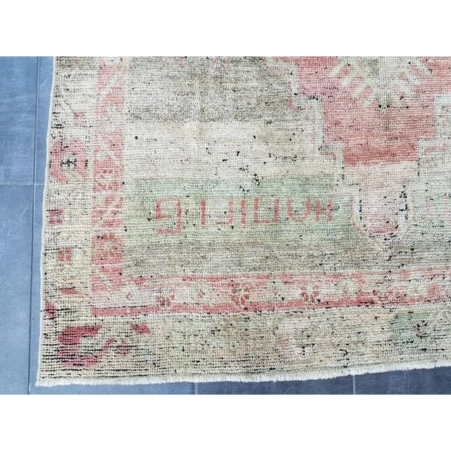 1960s Vintage Faded Rug- 4′3″ × 9′5″ For Sale - Image 10 of 11