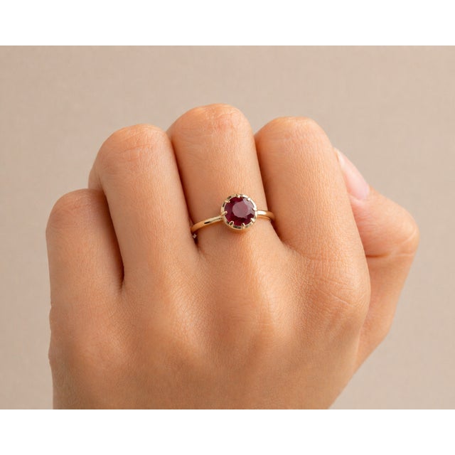 Handcrafted 1.75ct Natural Ruby Solitaire Ring in 14k Yellow Gold Size 7 For Sale - Image 11 of 16