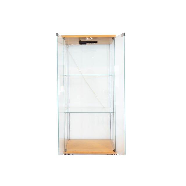 Pair of Mid-Century Modern Glass and Blond Wood Display Cases For Sale - Image 4 of 14