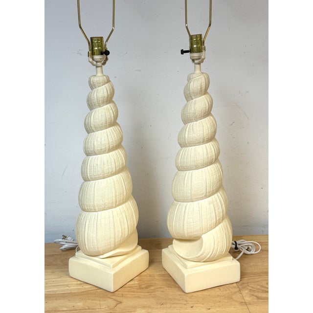 1980s Hollywood Regency Spiral Seashell Form Plaster Table Lamps - a Pair For Sale - Image 4 of 15