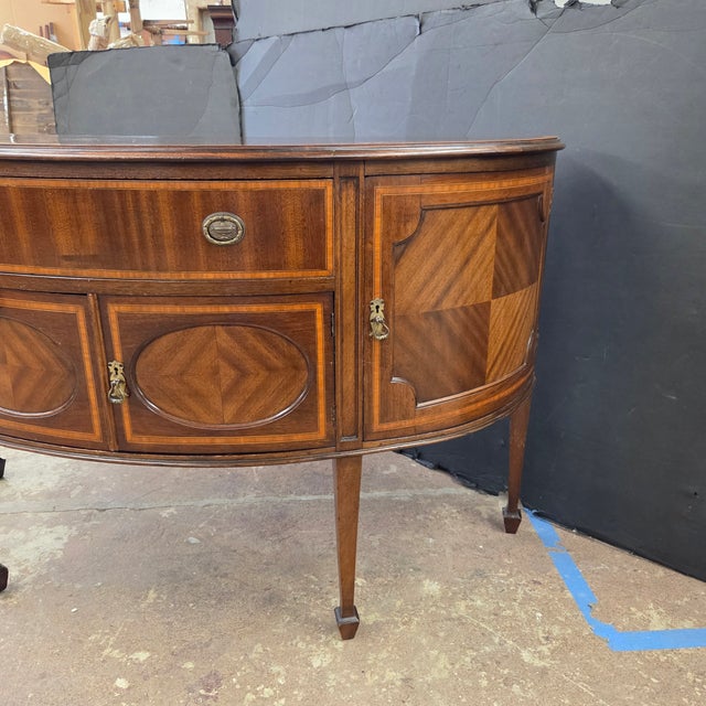Wood Early 20th Century Bowfront Mahogany Satin Banded Sheraton Style Sideboard For Sale - Image 7 of 17