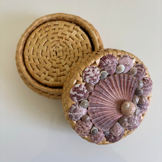 Vintage Coastal Round Sea Shell Basket With 5 Coasters with Seashell Catchall Basket - 6 pcs For Sale In Chicago - Image 6 of 8