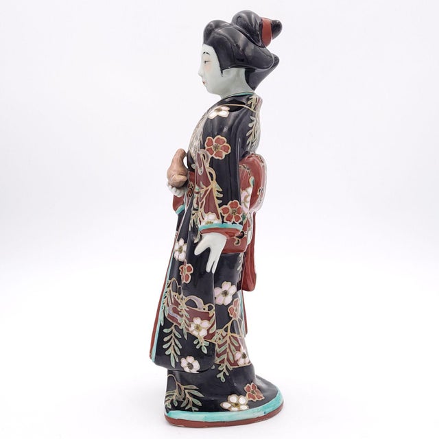Japanese Porcelain Imari Courtesan With Dove, Late 19th Century Circa 1880 For Sale In San Francisco - Image 6 of 13