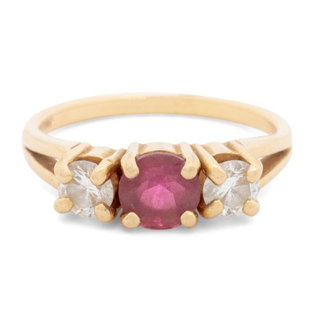 Late 20th Century 14k Yellow Gold Pink Tourmaline and Diamond Three-Stone Ring For Sale - Image 5 of 9