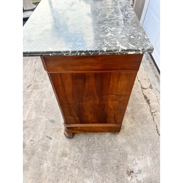 Brass French 19th Century Louis Philippe Burl Walnut Marble Top Commode For Sale - Image 8 of 12