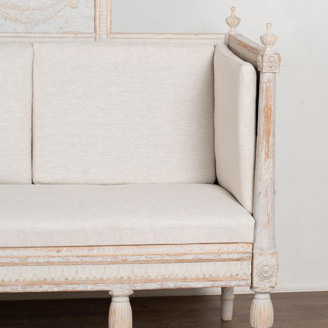 Early 19th Century White Swedish Gustavian Bench Settee With Egg and Dart Carving For Sale - Image 9 of 13