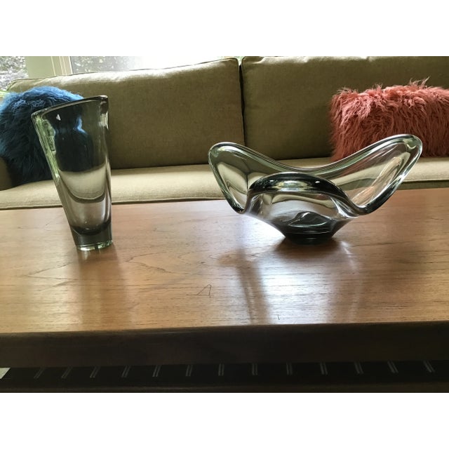 Per Lutken Holmegaard 1960s Mid-Century Holmegaard Smoky Art Glass Bowl and Vase Designed by Per Lutken - 2 Pieces For Sale - Image 4 of 13