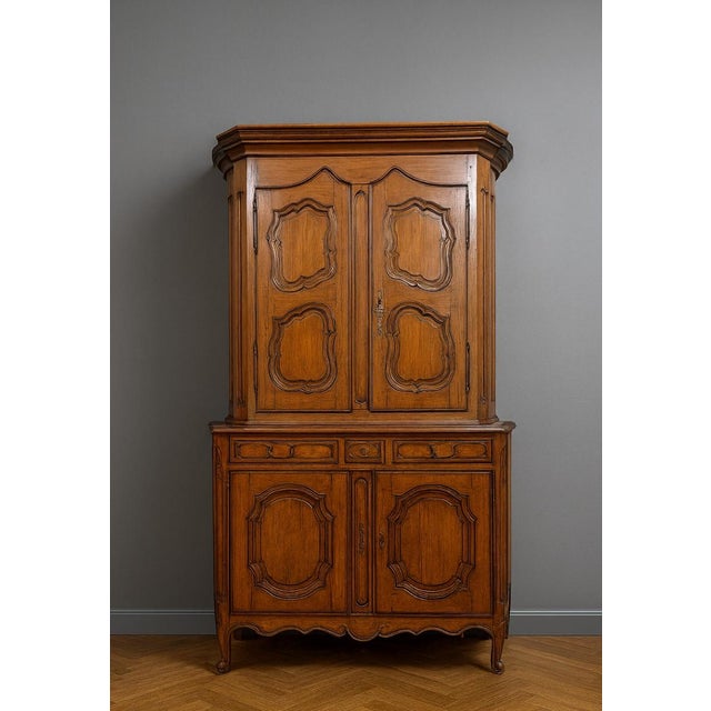 1930s Louis XV Style Curved Cabinet in Walnut, 1930s For Sale - Image 5 of 5