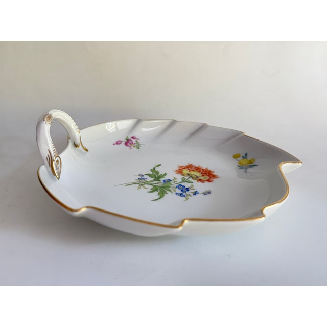 Leaf-Shaped Bowl with Floral Bouquet, Scattered Flowers and Gilt Rim from Meissen, 1990s For Sale - Image 11 of 11