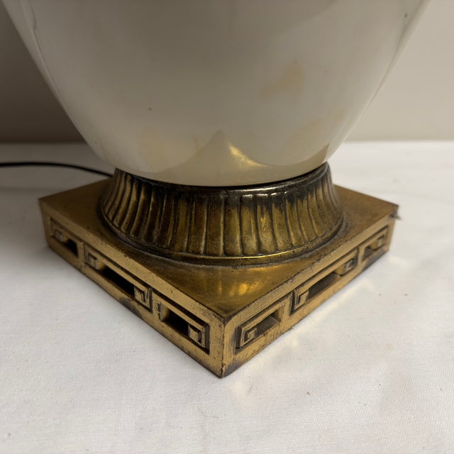 Mid-Century Asian Modern Ceramic Lamp on Brass Base For Sale - Image 4 of 5