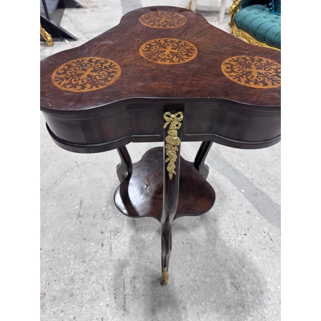 French Louis XV Style French Trefoil Side Table For Sale - Image 3 of 11