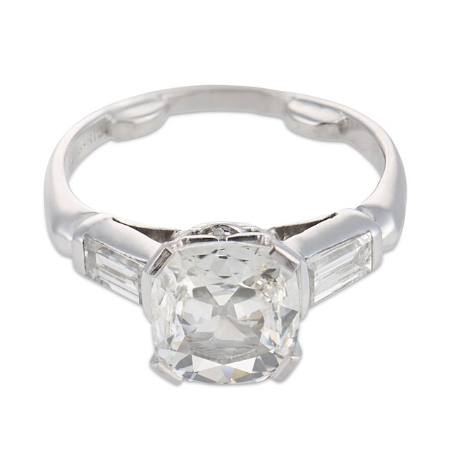 Contemporary Mid Century Gia 1.51 Carat Diamond Platinum Engagement Ring, Size 5 For Sale - Image 3 of 6