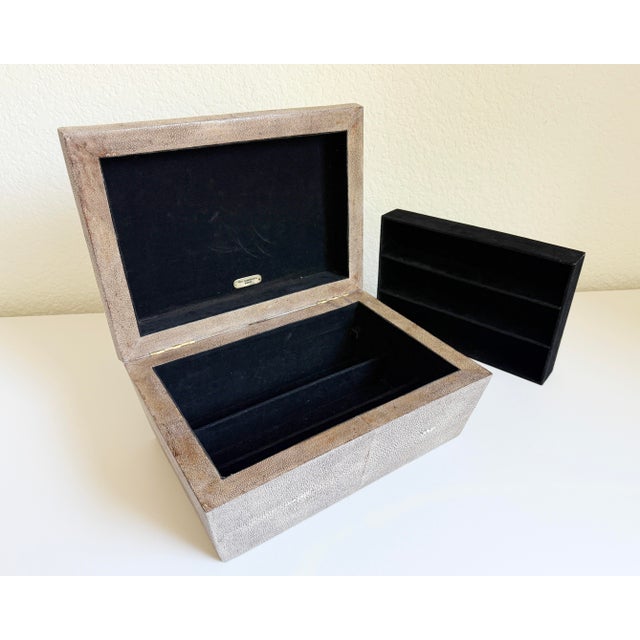 Large R & Y Augousti Shagreen Box With Bone Inlay, Late 20th Century For Sale - Image 13 of 18
