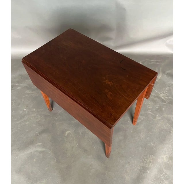Yellow 18th Century Virginia Tidewater Walnut and Yellow Pine Drop Leaf Table For Sale - Image 8 of 10