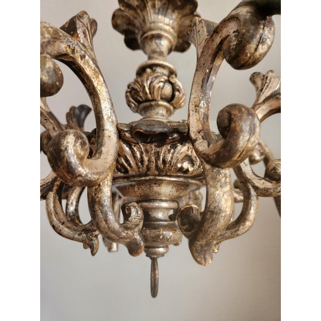 Vintage Louis XV Silvered Hand-Painted Carved Wood Eight-Arm Chandelier with Floral Motifs, Italy, 1920s For Sale - Image 14 of 18