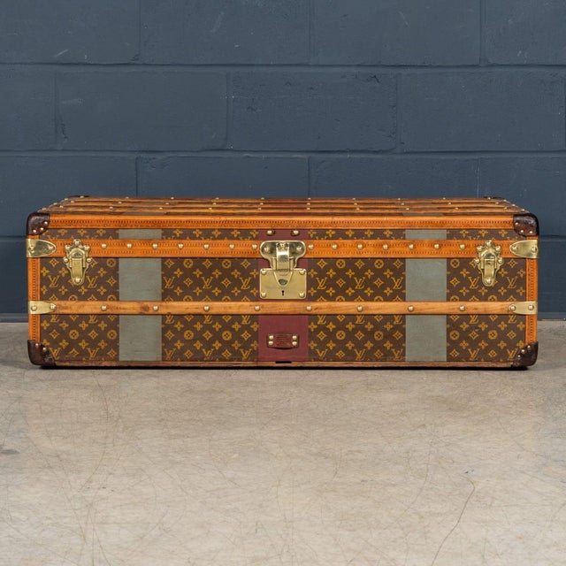 Louis Vuitton Antique Steamer Trunk in Monogram Canvas from Louis Vuitton, France, 1920s For Sale - Image 4 of 18