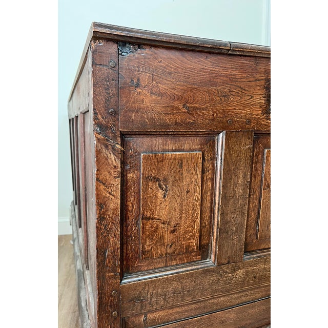 William & Mary Style 19th Century Quarter Sawn Oak Blanket Mule Chest Mortise and Tenon For Sale - Image 4 of 12