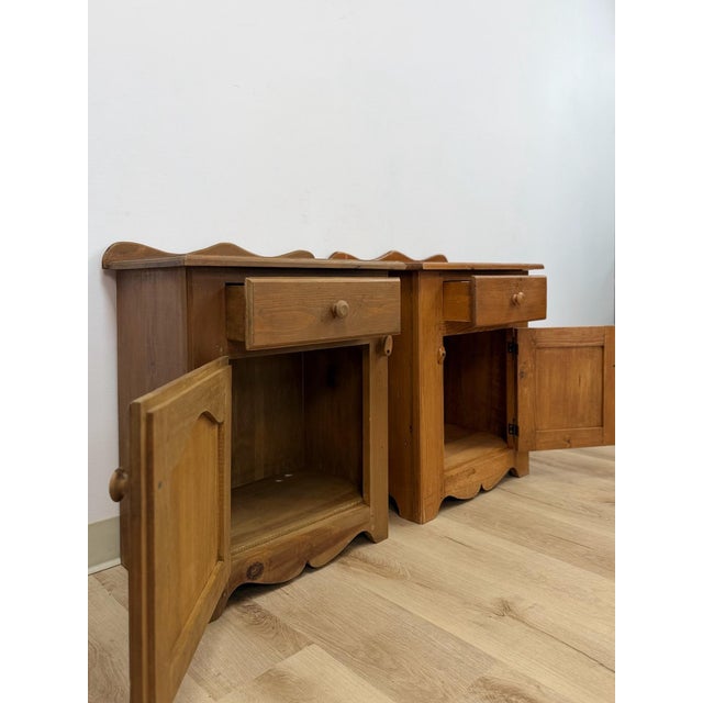 Mid 20th Century Pair of Rustic Pine Nightstands Drawer Arched Cabinet Door Scalloped European For Sale - Image 14 of 17