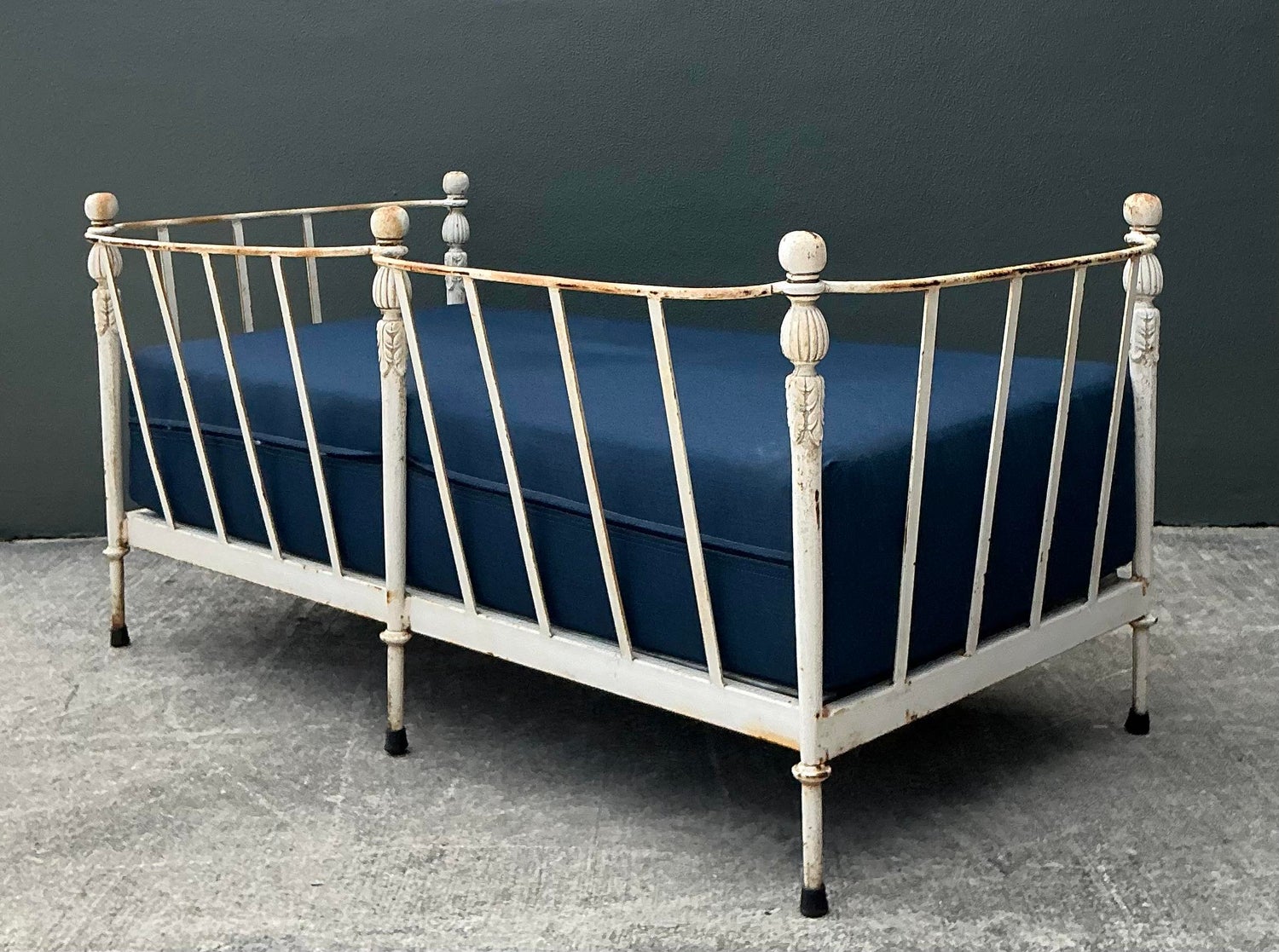 Vintage Michael Taylor “Montecito” Wrought Iron Loveseat — additional photo 7