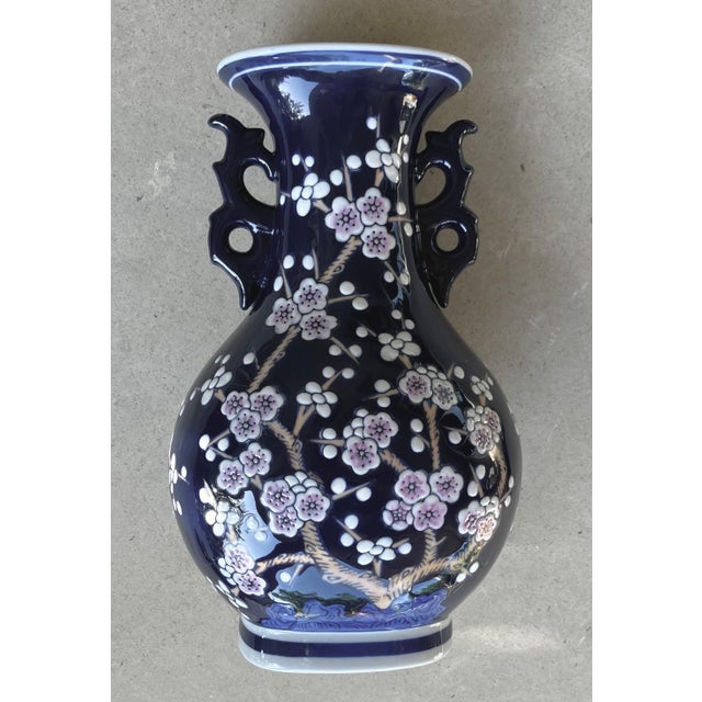 Mid 20th-Century Prunus Blossom 玉壶春瓶 Yuhuchunping-Shape Vase With Chinese Dragon-Handles For Sale - Image 16 of 18